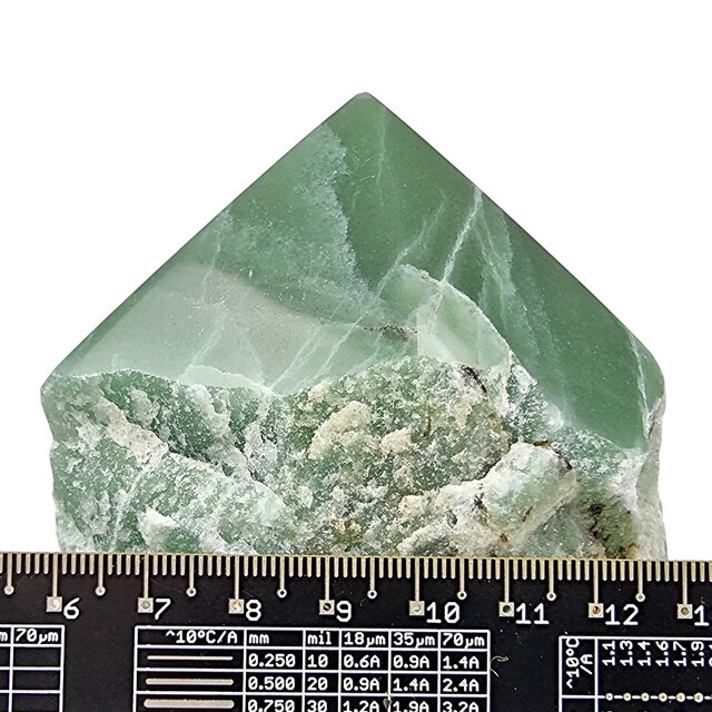 Beautiful green quarz top polished point, 600 grams Beautiful green quarz top polished point, 600 grams