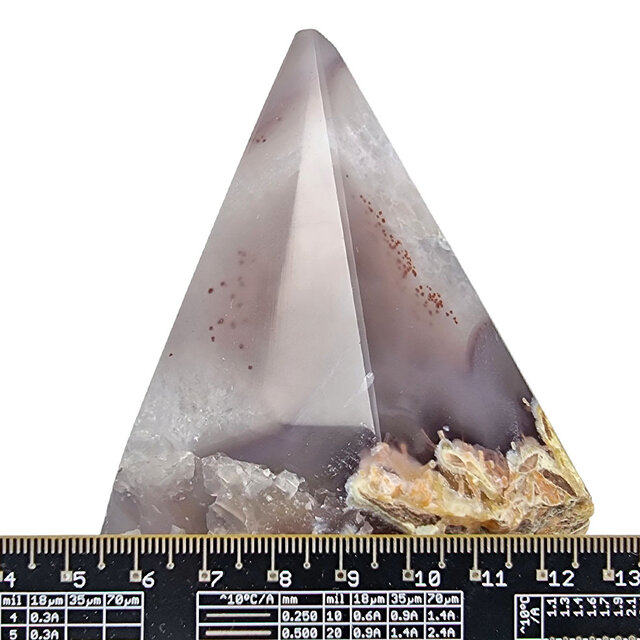 Agate point, 780 grams and 11 cm high Agate point, 780 grams and 11 cm high