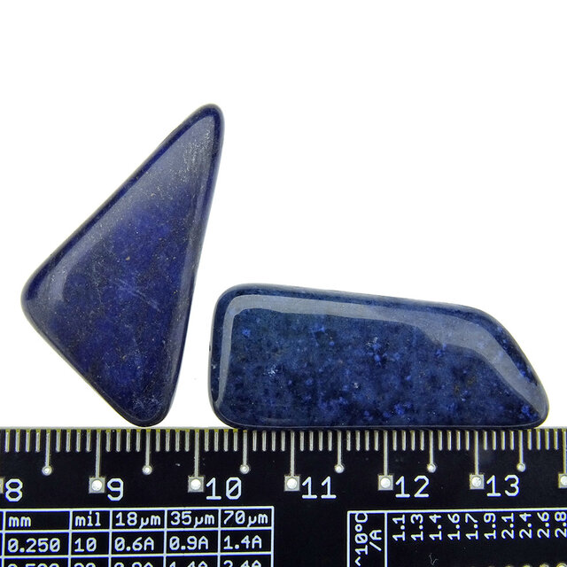 Dumortierit der blaue bis violette Beruhigungsstein