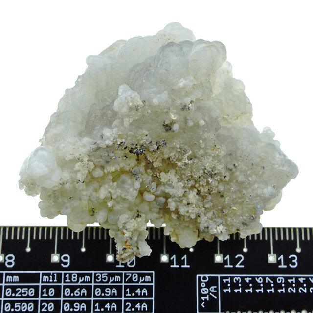 Hyalit-Opal mit grüner Fluoreszenz unter einer Kurzwellen-UV-Lampe