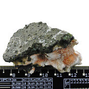 Thomsoniet met mesoliet Thomsoniet met mesoliet