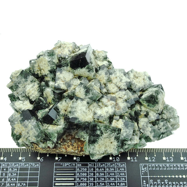 Fluorit aus dem Vereinigten Königreich mit Tageslichtfluoreszenz Fluorit aus dem Vereinigten Königreich mit Tageslichtfluoreszenz