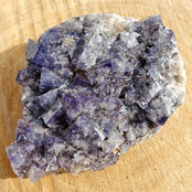 Fluorit aus dem Vereinigten Königreich mit Tageslichtfluoreszenz