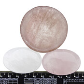 Schale aus Erdbeerquarz aus  mit Handsteinen aus Rosenquarz und Bergkristall Schale aus Erdbeerquarz aus  mit Handsteinen aus Rosenquarz und Bergkristall