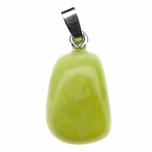 Hanger van serpentijn met zilveren oogje