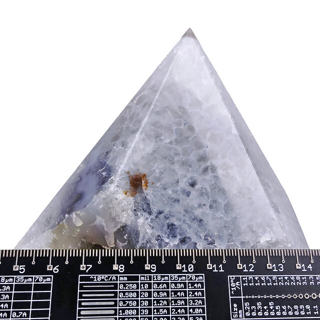 Agaat punt uit Brazilië, 930 gram en 11 cm hoog Agaat punt uit Brazilië, 930 gram en 11 cm hoog