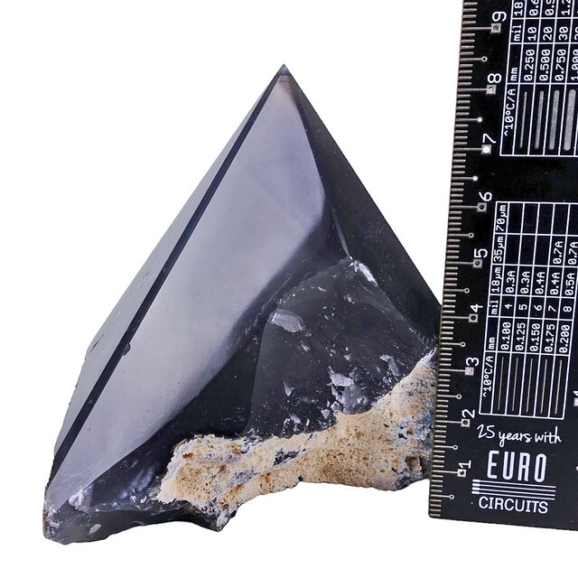 Agaat punt uit Brazilië, 445 gram en 9 cm hoog Agaat punt uit Brazilië, 445 gram en 9 cm hoog