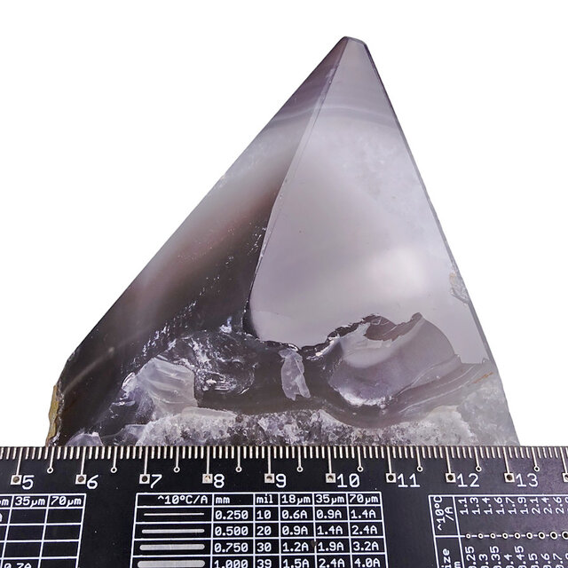 Agaat punt uit Brazilië, 715 gram en 10 cm hoog Agaat punt uit Brazilië, 715 gram en 10 cm hoog