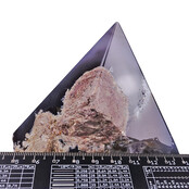 Agaat punt uit Brazilië, 640 gram en 9 cm hoog Agaat punt uit Brazilië, 640 gram en 9 cm hoog