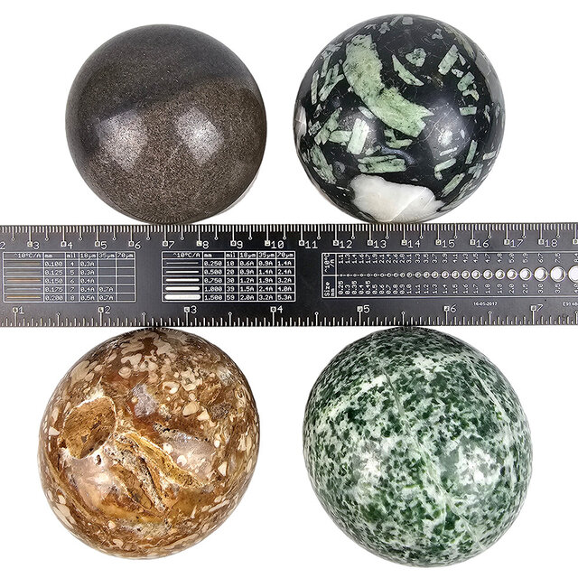 Edelsteenbollen voordeelset met natuurstenen houders Edelsteenbollen voordeelset met natuurstenen houders
