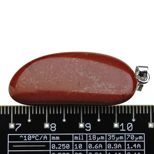 Wunderschöner Anhänger aus rotem Jaspis Wunderschöner Anhänger aus rotem Jaspis