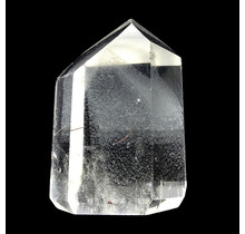 Quartz crystals with phantom inclusions