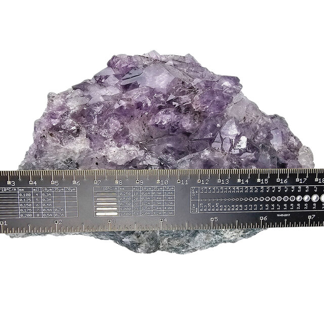Amethyst, von beruhigenden Eigenschaften bis zu tiefen Transformationen, 1390 Gramm Amethyst, von beruhigenden Eigenschaften bis zu tiefen Transformationen, 1390 Gramm