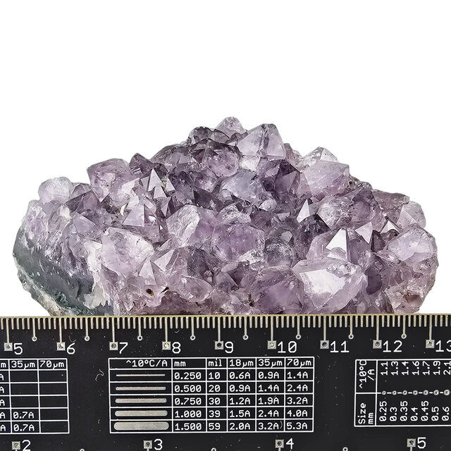 Amethyst, von beruhigenden Eigenschaften bis zu tiefen Transformationen, 425 Gramm Amethyst, von beruhigenden Eigenschaften bis zu tiefen Transformationen, 425 Gramm