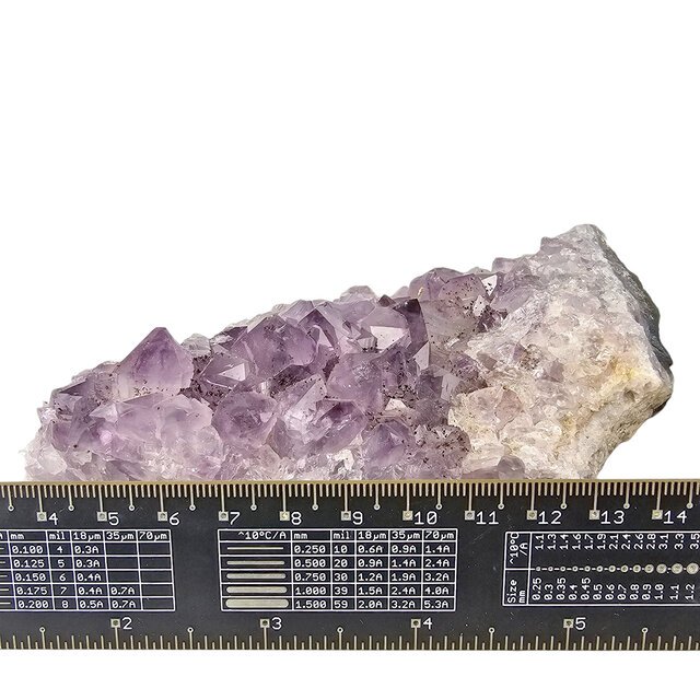 Amethist, van kalmerende eigenschappen tot diepe transformaties, 435 gram Amethist, van kalmerende eigenschappen tot diepe transformaties, 435 gram