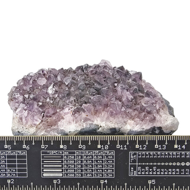 Amethyst, von beruhigenden Eigenschaften bis zu tiefen Transformationen, 385 Gramm Amethyst, von beruhigenden Eigenschaften bis zu tiefen Transformationen, 385 Gramm