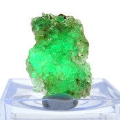 Hyalite opal with green fluorescence under UV light Hyalite opal with green fluorescence under UV light
