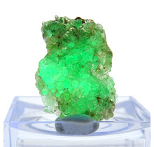 Hyaliet opaal met groene fluorescentie onder UV licht