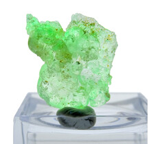 Hyalite opal with green fluorescence under UV light