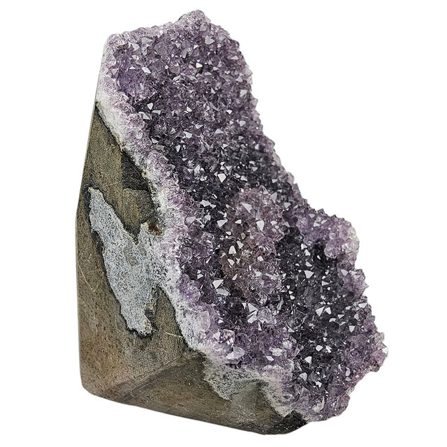 Diep paarse amethist cluster uit Uruguay 680 gram Diep paarse amethist cluster uit Uruguay 680 gram