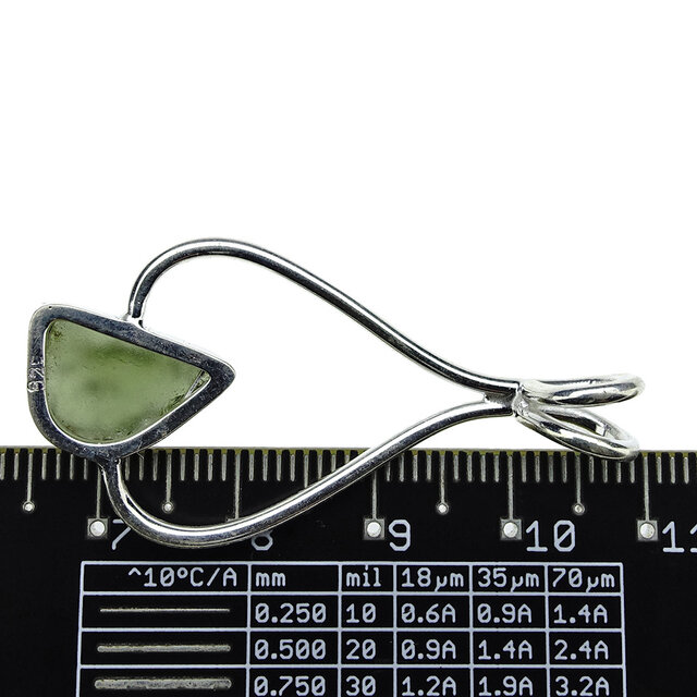 Moldavite pendant in silver 3,6 grams Moldavite pendant in silver 3,6 grams