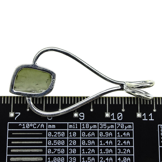 Moldavite pendant in silver 3,6 grams Moldavite pendant in silver 3,6 grams