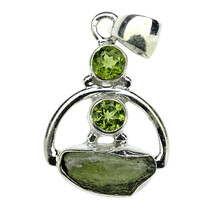 Moldaviet hanger met peridoot in zilver 4,4 gram