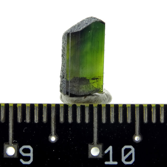 Groen epidoot kristal uit Pakistan