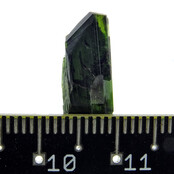 Grüner Epidot-Kristall aus Pakistan