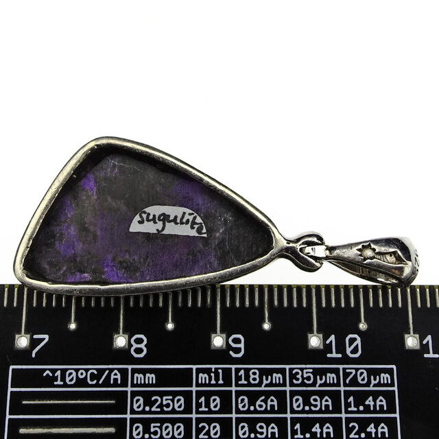 Wunderschönes violettes Mineral aus Südafrika