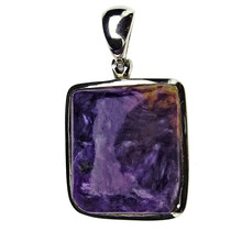 Schönes lila Mineral aus Sibirien, schöner Anhänger in Silber