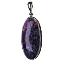 Schönes lila Mineral aus Sibirien, schöner Anhänger in Silber