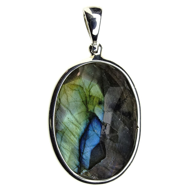 Beautiful pendant of labradorite in Silver