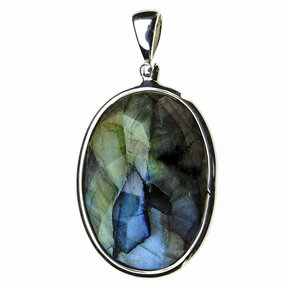 Labradorite pendant in silver
