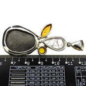 Rutielkwarts hanger met barnsteen en ammoniet in zilver