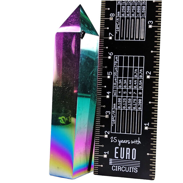 Obsidiaan met titanium aura behandeld