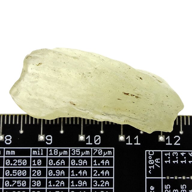 Libyan glass or gold tektite