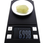 Libyan glass or gold tektite