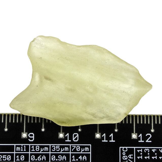 Libyan glass or gold tektite