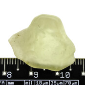 Libyan glass or gold tektite