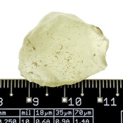 Libyan glass or gold tektite