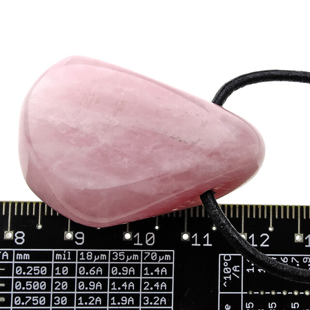 Wunderschöner, hochwertiger Anhänger aus gebohrtem Rosenquarz