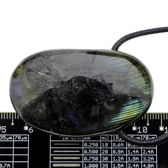 Beautiful drilled pendant made of labradorite