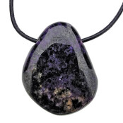 Schönes lila Mineral aus Sibirien