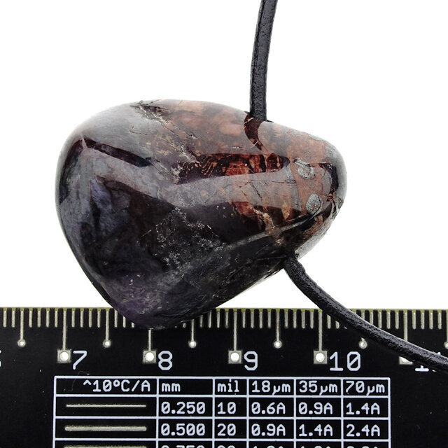 Wunderschönes violettes Mineral aus Südafrika