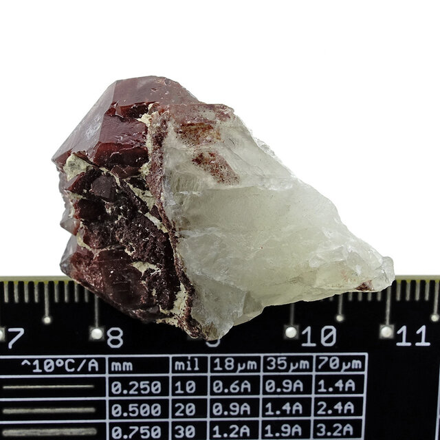 Hematiet kwarts uit Zambia met donkerrode kleur