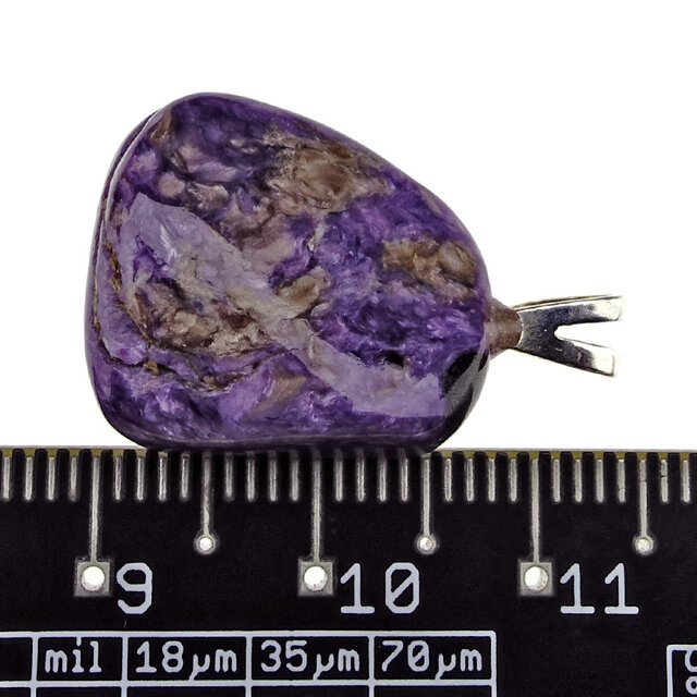 Prachtig paars mineraal uit Siberië