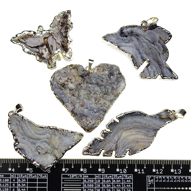 5 stuks verzilverde chalceoon hangers uit Uruguay