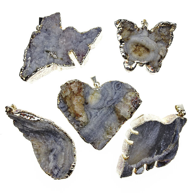 5 versilberte Chalceony-Anhänger aus Uruguay