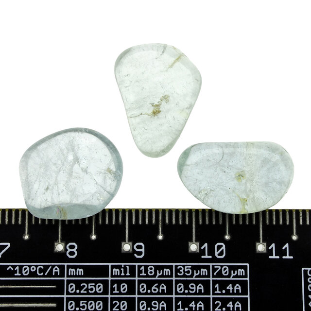 Getrommelter blauer Topas